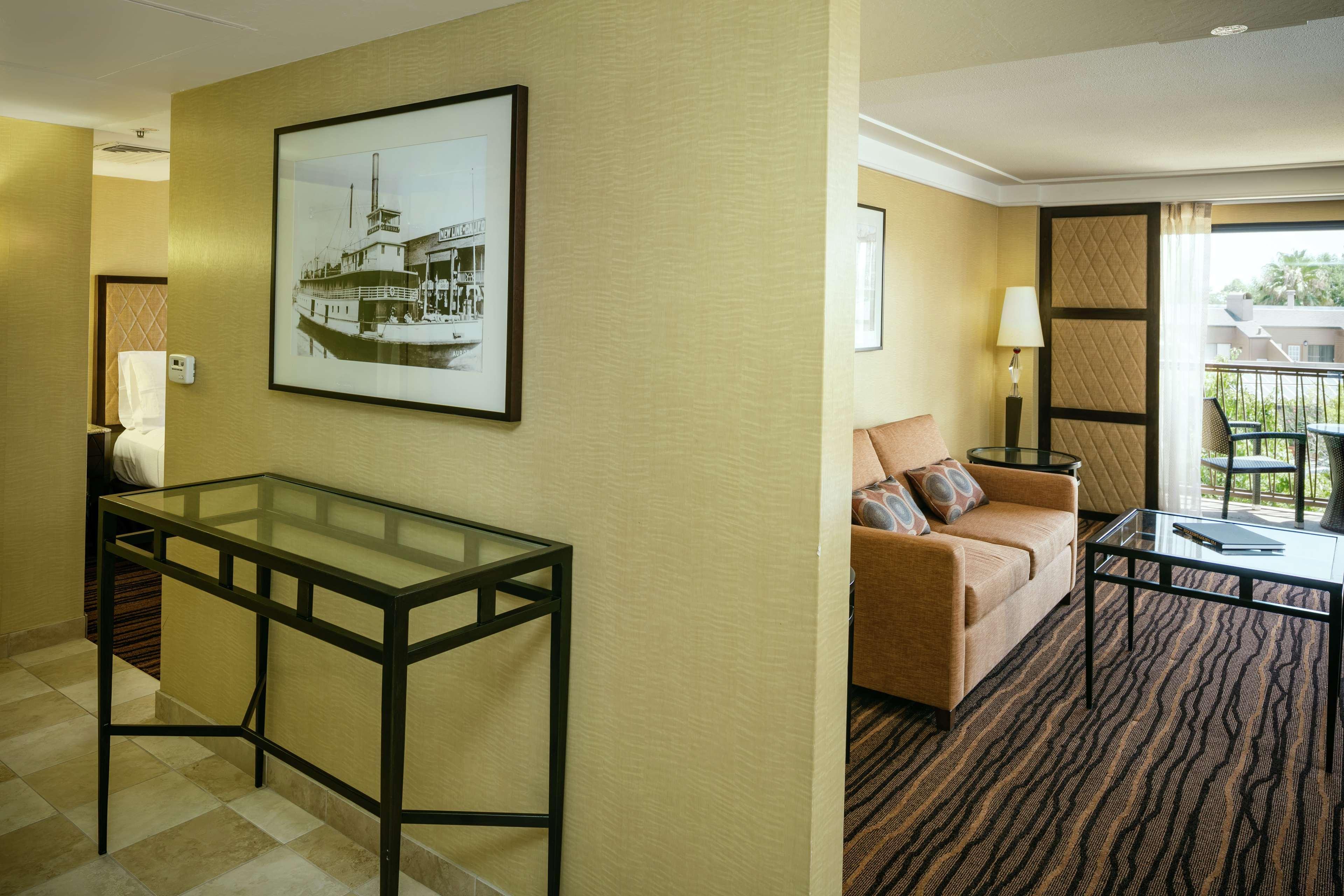 ฮิลตัน สต็อกตัน Hotel ภายนอก รูปภาพ