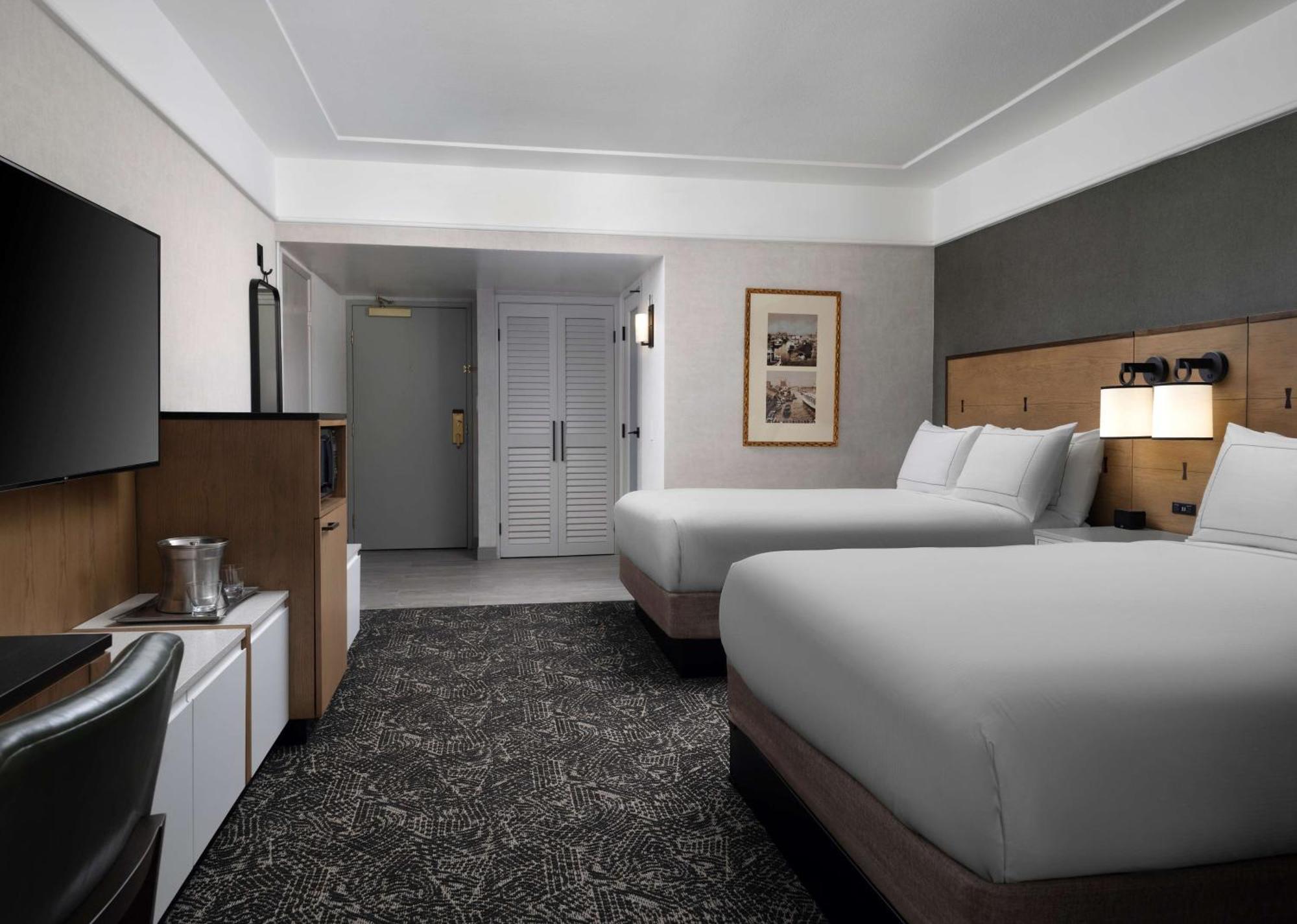 ฮิลตัน สต็อกตัน Hotel ภายนอก รูปภาพ