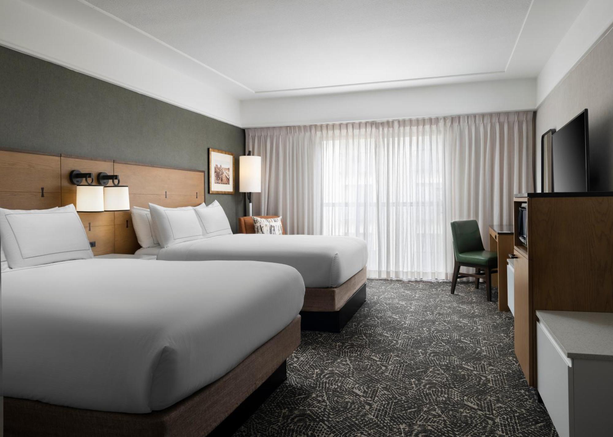 ฮิลตัน สต็อกตัน Hotel ภายนอก รูปภาพ